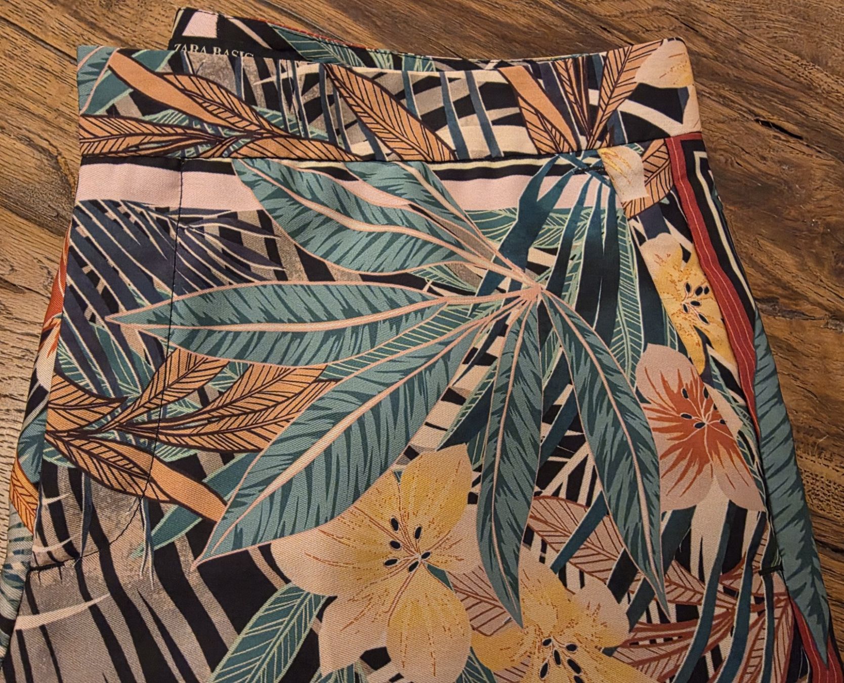 Zara Pantaloni: Sommerliche Zara Hose Tropical print – Nuovo (secondo la descrizione) da Basel venduto da sci_67ms 5