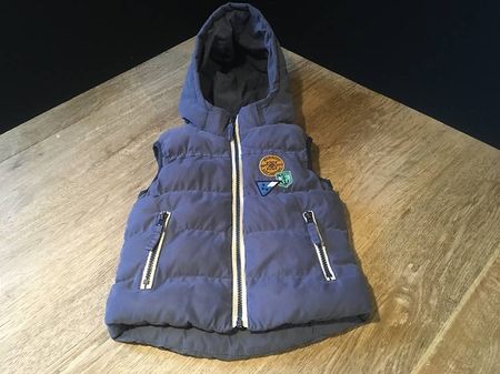 Weste / Gilet aus Daunen für Kinder in Grösse 104