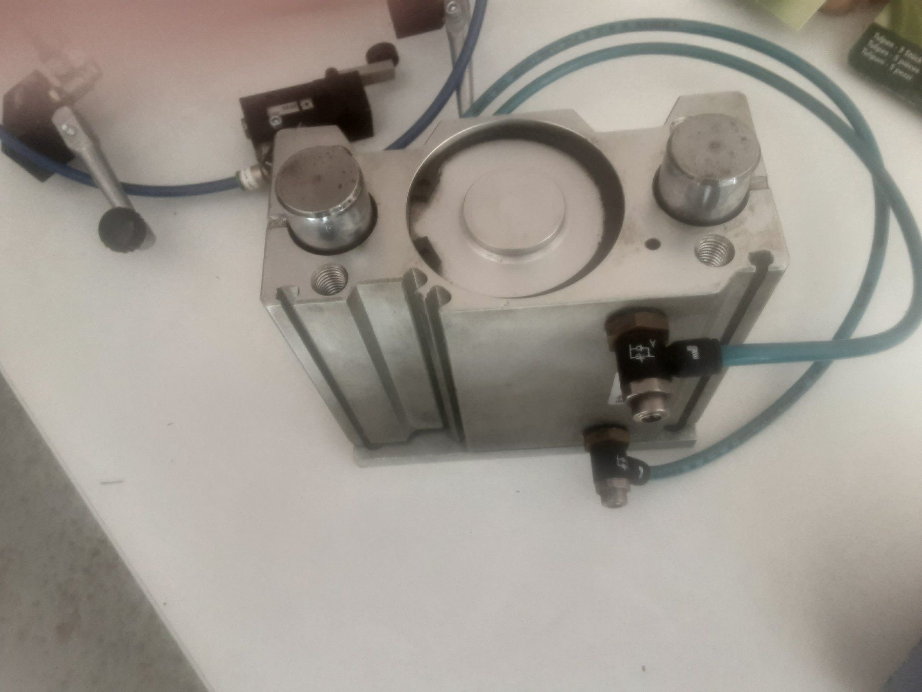 Altro per industria metallurgica: Hubeinheit pneumatisch – Usato da Rüttenen venduto da Horo0 3