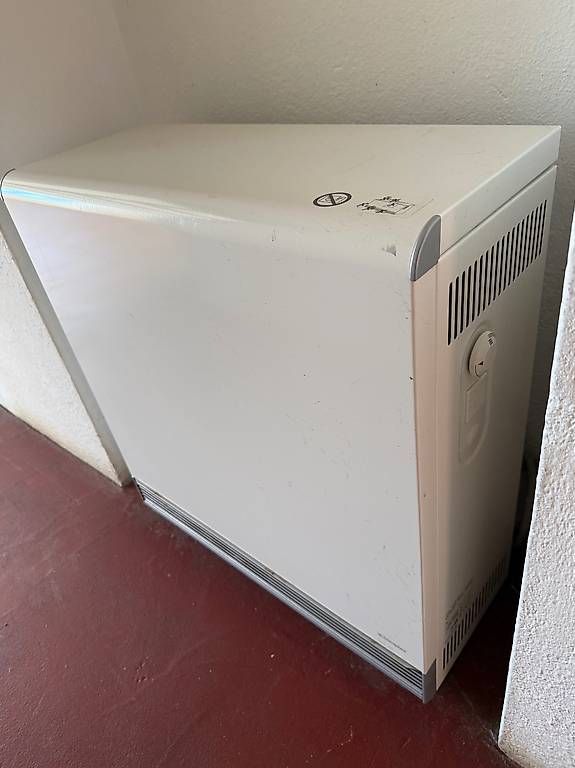 Radiatori: Radiatore ad accumulo Dimplex 2000 W – Usato da Vernate venduto da Backenzahn 1