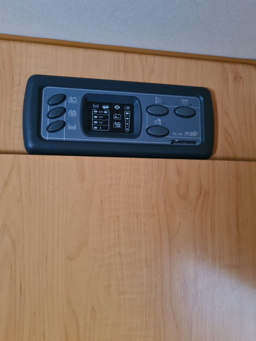 Tischer Veicoli da campeggio: Cellule campeur Tischer BOX 240 bon état – Usato da Bouveret venduto da elscla68 4