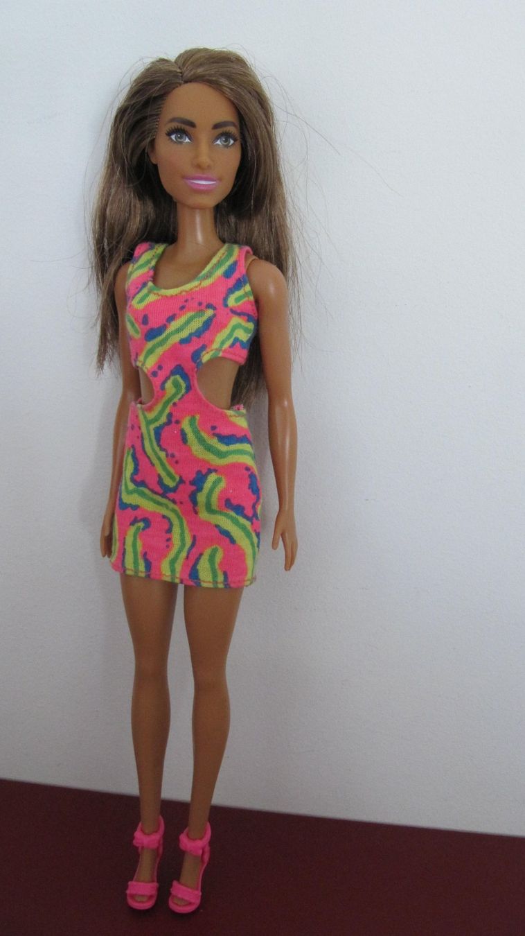 Bambole: Barbie Puppen mit farbenfrohem Outfit – Usato da Brunnen venduto da Kiwiland1 1