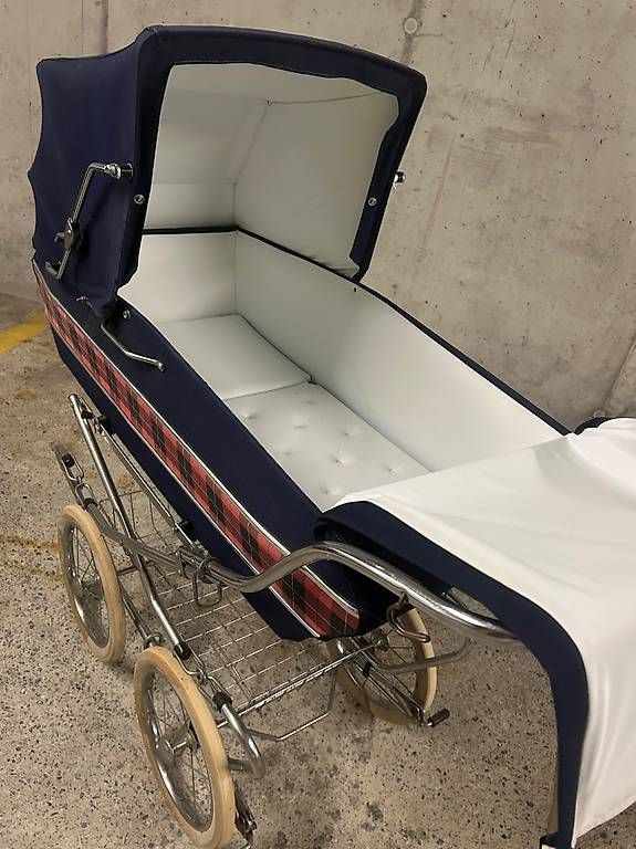 Carrozzine: Kinderwagen aus den 70er-Jahren – Usato da Oberrüti venduto da eve_l68w 3