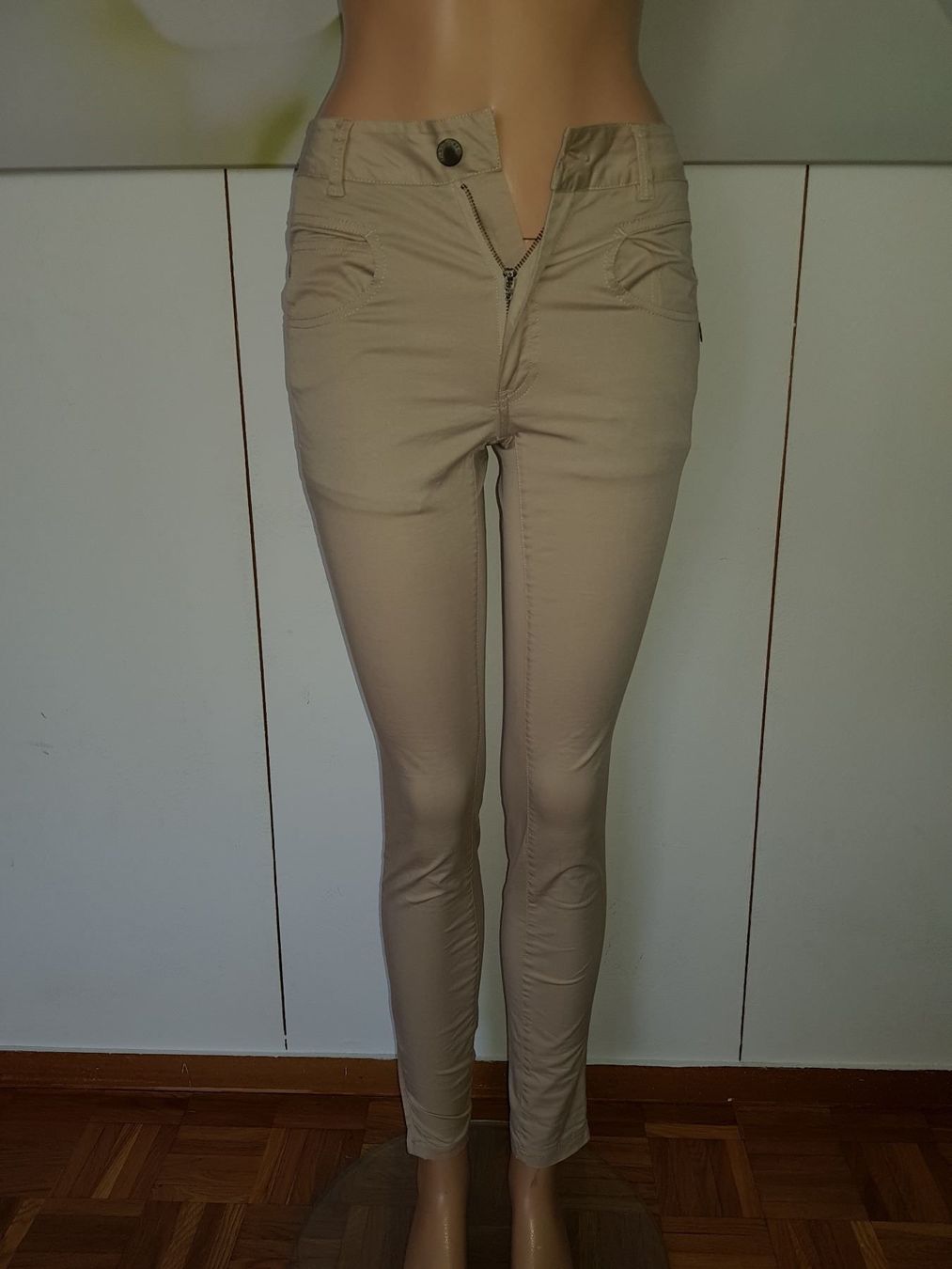 Pantaloni: PLUS FINE Pantalon / Hose taille / Grosse W 26 – Usato da Cossonay-ville venduto da Super-Price-Quality