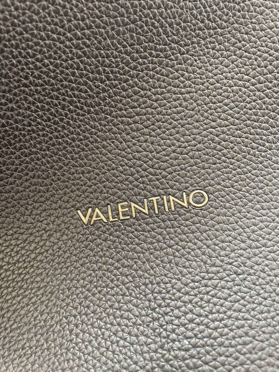 Valentino Borse da donna: Valentino Tasche – Usato da Kilchberg BL venduto da ann_kwk5 1