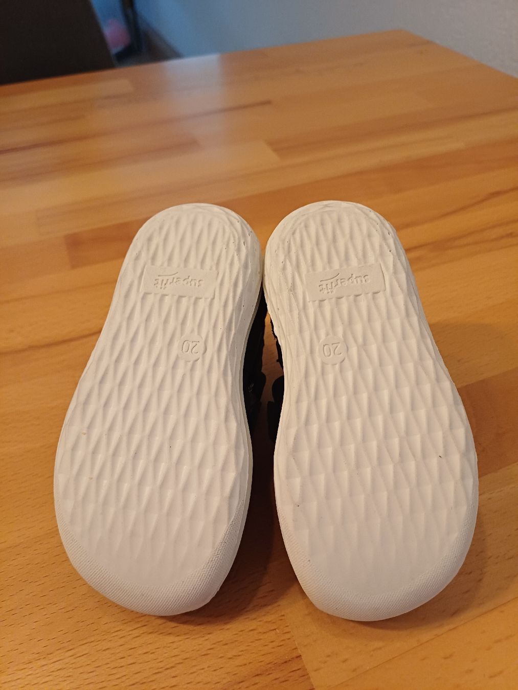 Superfit Scarpe per ragazzi: Superfit Sandalen Grösse 20 – Nuovo (secondo la descrizione) da Walde AG venduto da fashionstyles 2