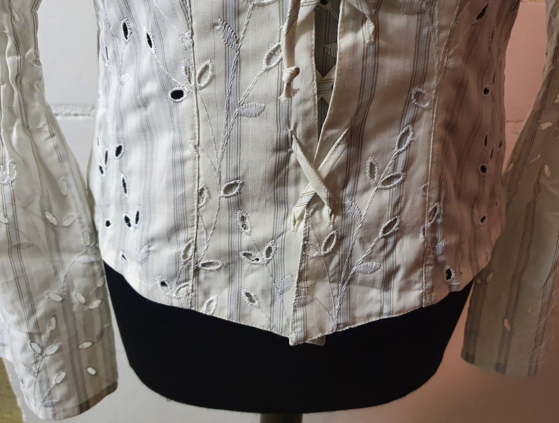 Camicette: Neu: "Wallmann" / edle Trachten Mieder-Bluse Gr. 40 / Creme – Nuovo (secondo la descrizione) da Muri AG venduto da Edlerweiss 6