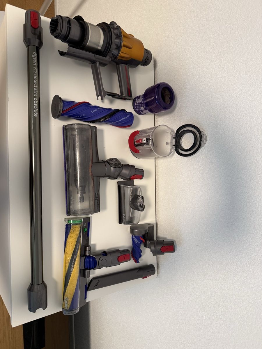 Dyson Staubsauger & Zubehör: Dyson V12 Detect Slim Absolute + Original Stand – Gebraucht aus Egg b. Zürich von morenatvr 1