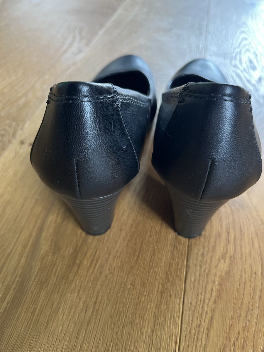 Scarpe da donna: Schwarze Pumps Graceland Gr. 40 Lederoptik – Nuovo e nell'imballaggio originale da Sigriswil venduto da Krugle83 2