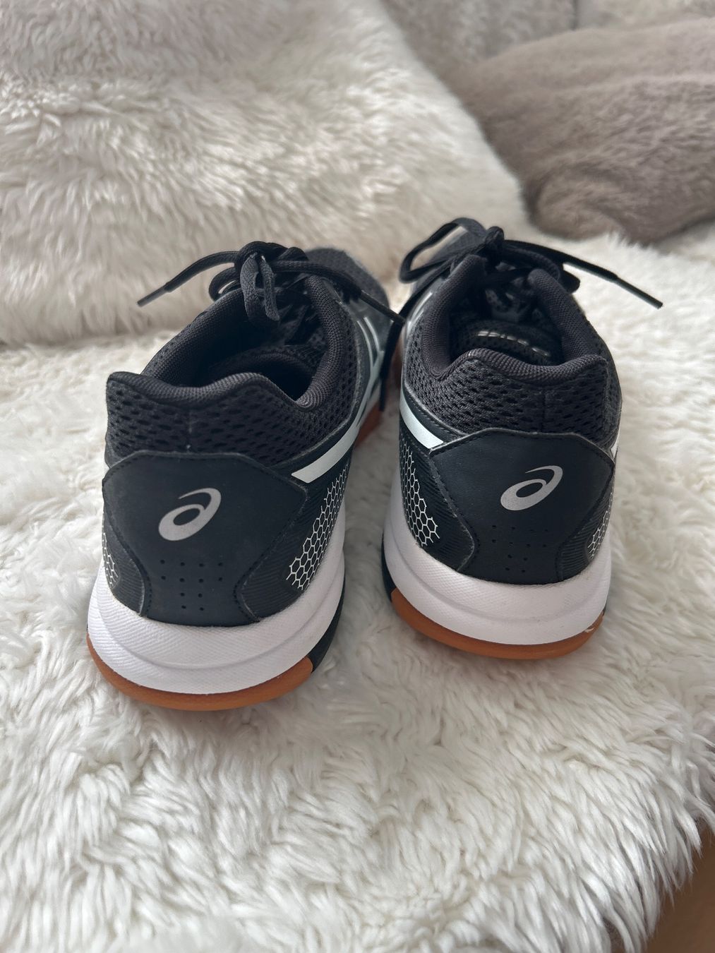 Chaussures hommes: Wunderschöne Oasics Turnschuhe 41,5 – D'occasion à Unterägeri par Hallihallox 3