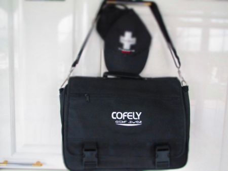 SAC EN BANDOULIERE COFELY POUR  ORDINATEUR AVEC 1 CASQUETTE