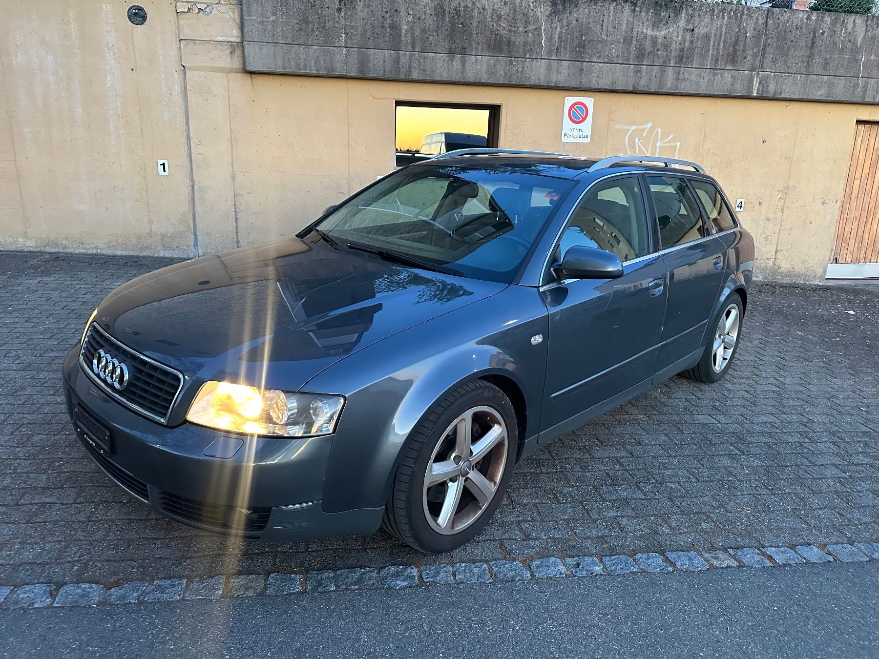 Audi Autos: Audi A4 AVANT 1,8  turbo  AUTOMAT – D'occasion à Wil SG par NURTO34