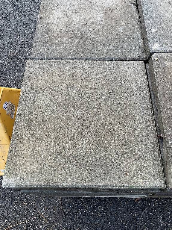 Rivestimenti per pavimenti: Gehweg Platten, Betonplatten  – Usato da Lupsingen venduto da kurrrti 1