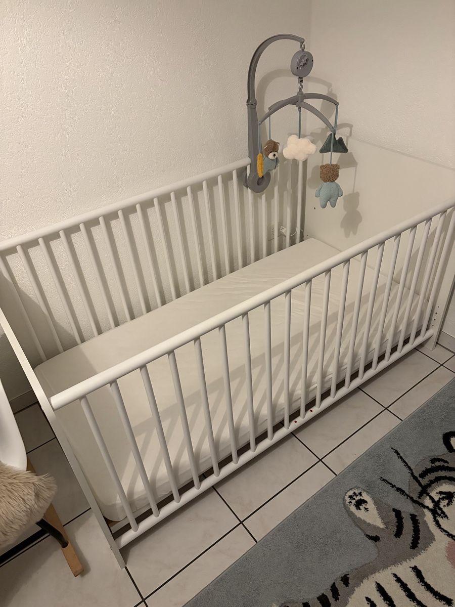 Letti: Babybett mit umbauseitenset mitwachsend – Usato da Sulz AG venduto da gas_x9zb 1