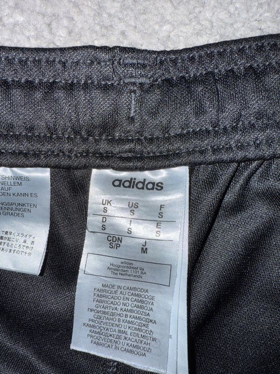 Adidas Pantaloni: Adidas Trainingshose Gr. M schwarz/weiss – Nuovo (secondo la descrizione) da Sargans venduto da remo.muro 2