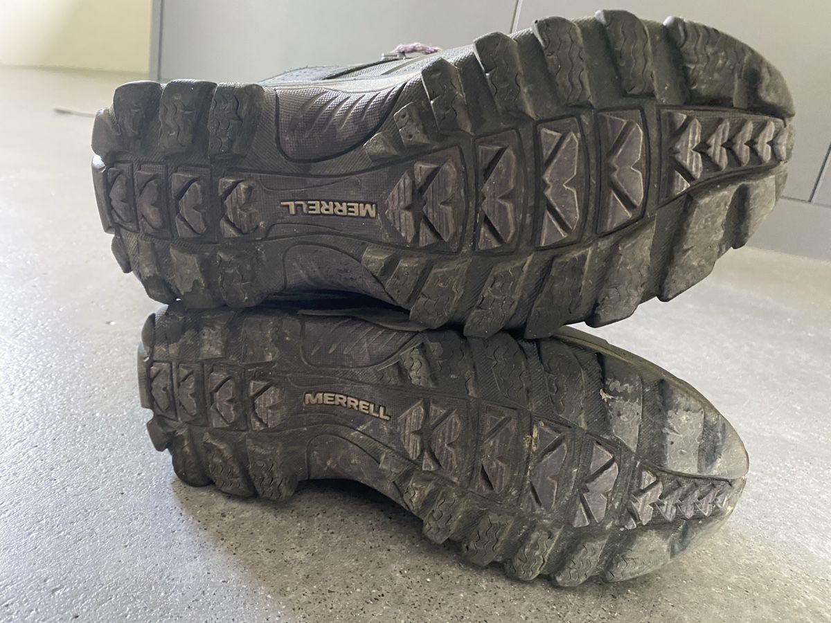 Merrell Scarpe da uomo: Merrell Wanderschuh, Gr.35.5, Schwarz, Top Zustand! – Usato da Schiers venduto da Jasi-83 2