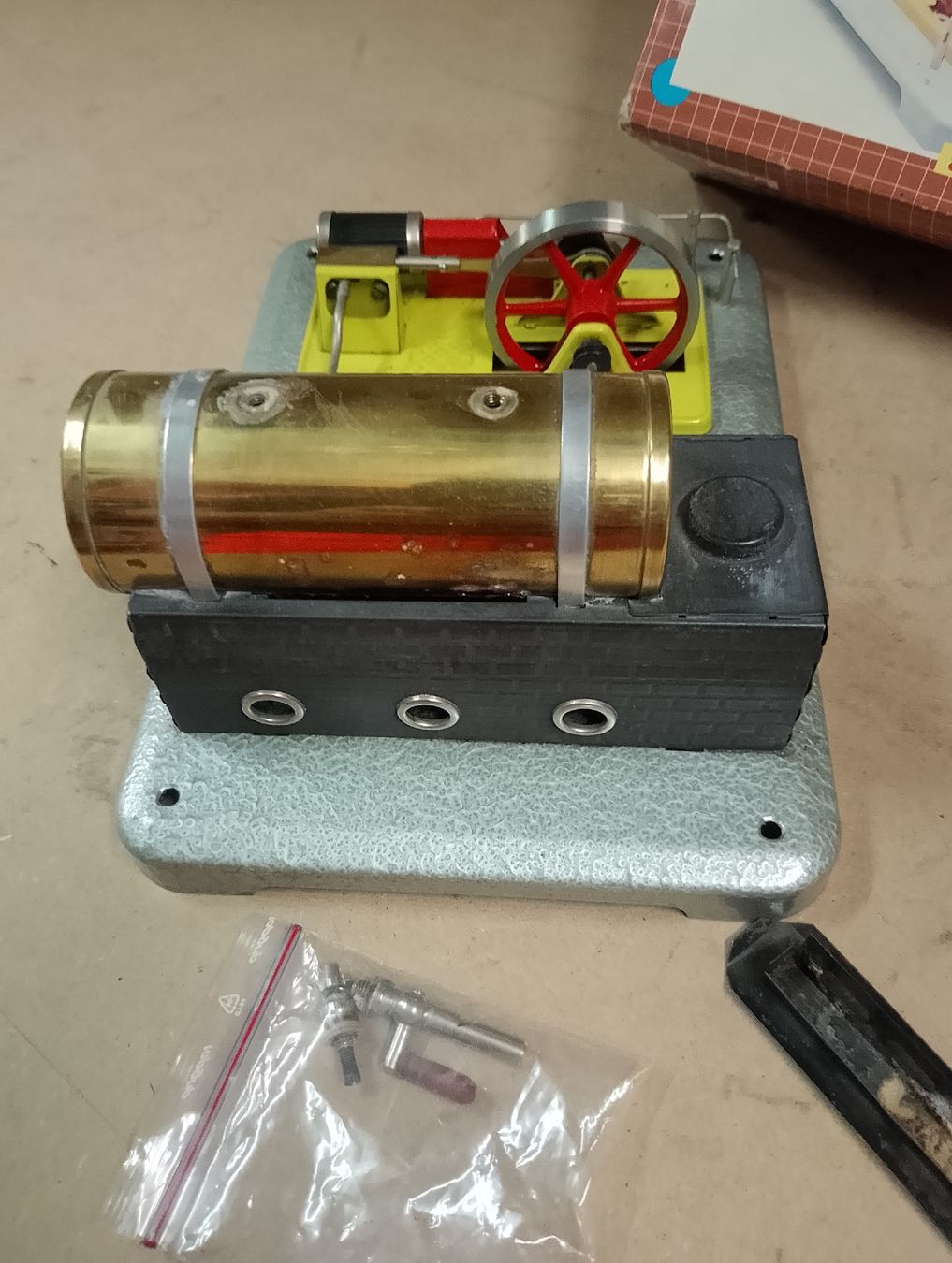 Gama Modellbausätze & Standmodelle: Dampfmaschine von GAMA mit OVP – Gebraucht aus Safenwil von dodgewc12 3