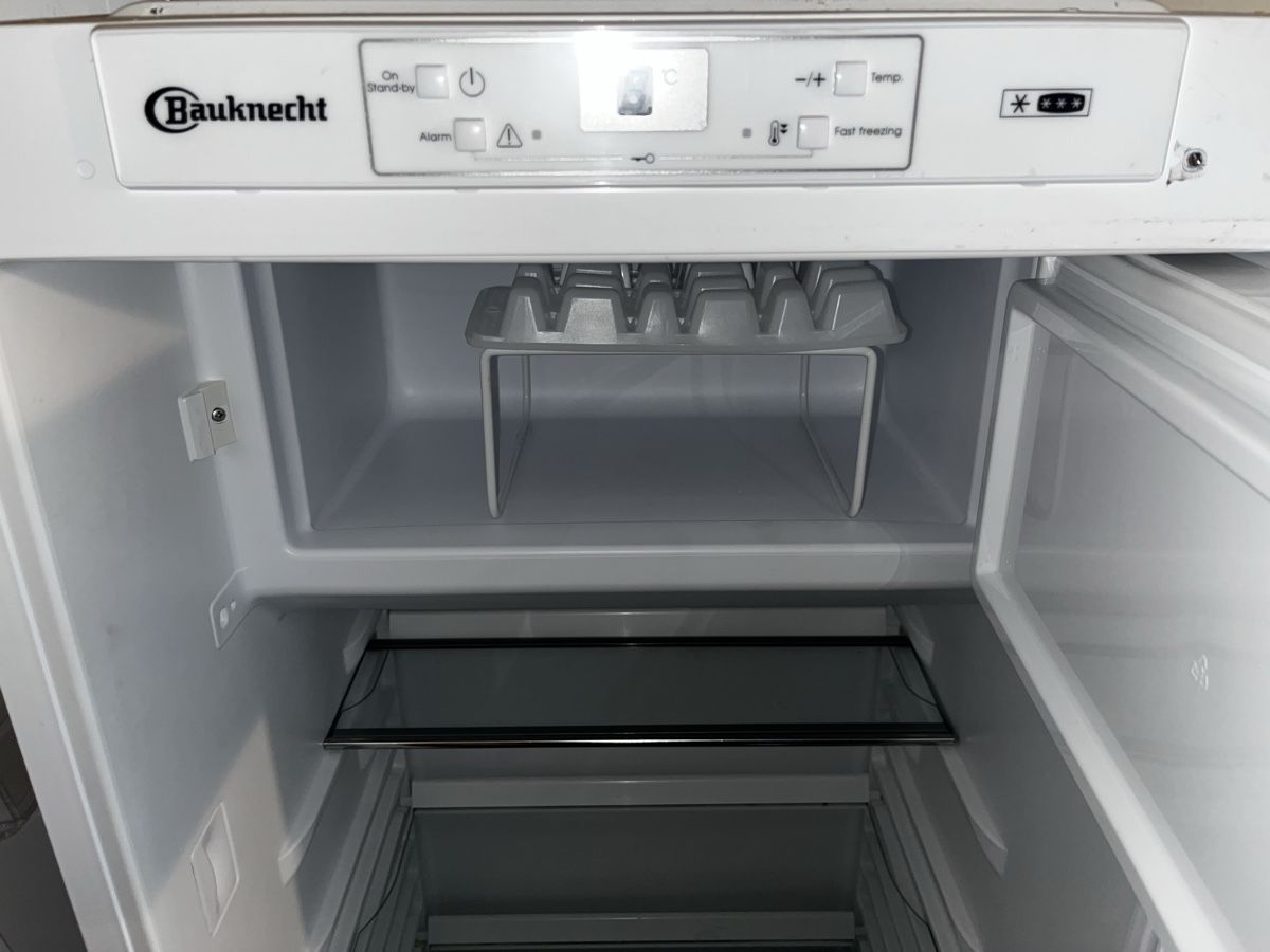 Frigoriferi: Bauknecht Einbau-Kühlschrank 152.4cm – Usato da Pontresina venduto da jes_8c7j 1