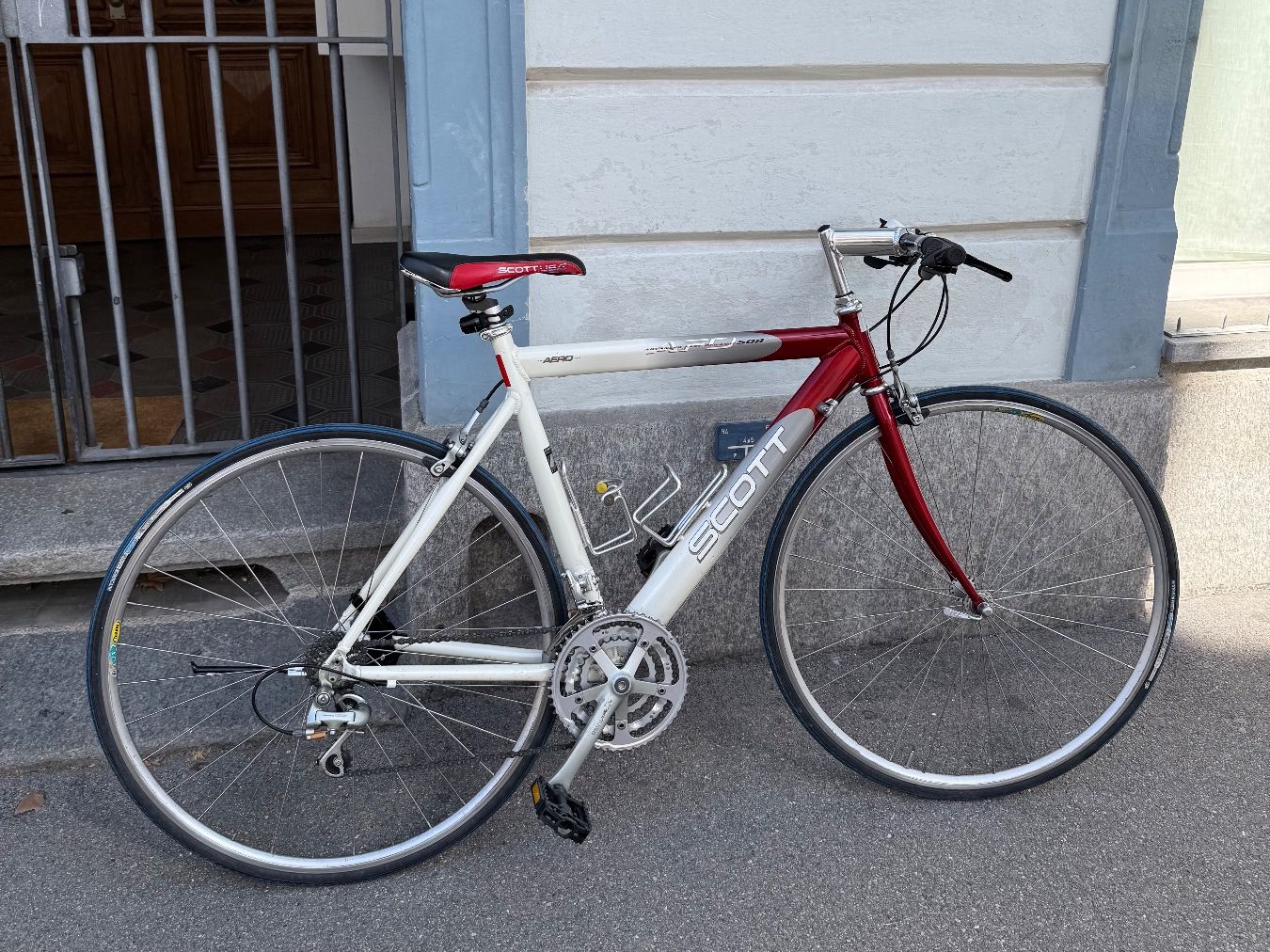 Scott Biciclette: SCOTT Road Bike - Lightweight! – Usato da Zürich venduto da Zh_0510 1