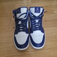 Jordan 1 Mid