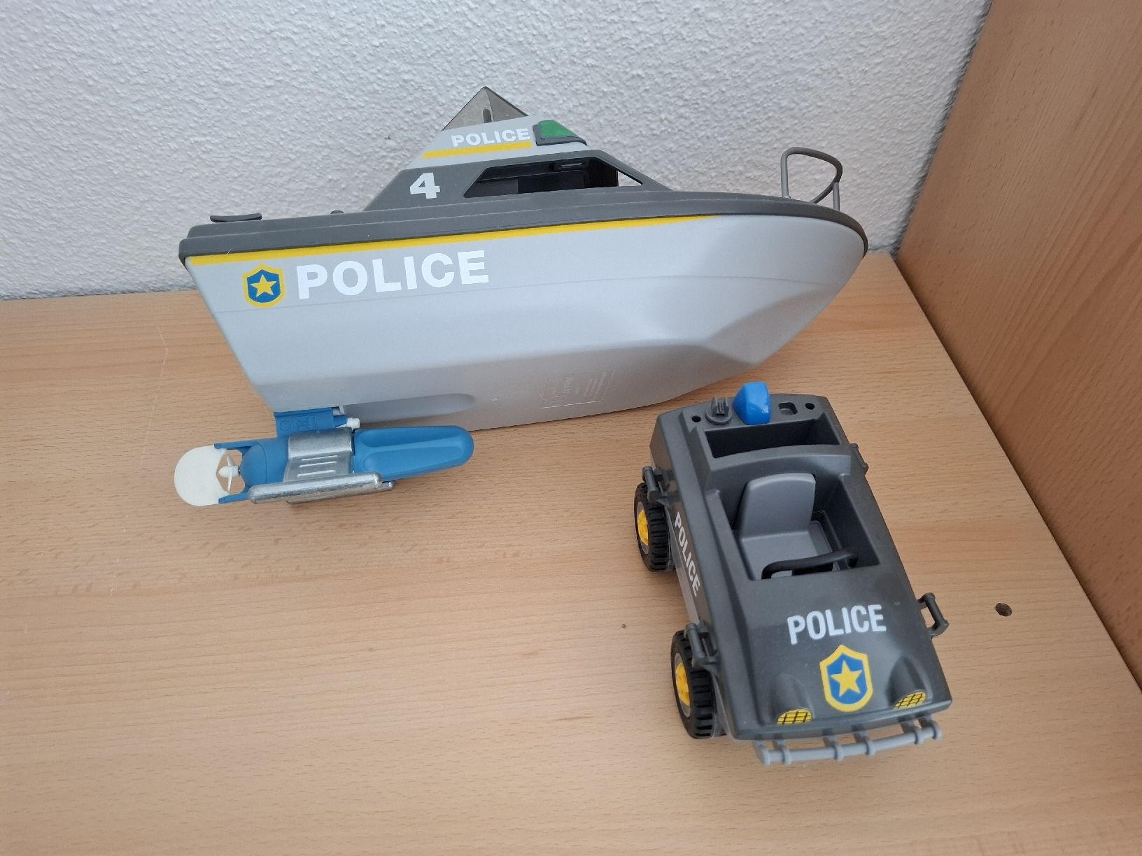 Playmobil Spielzeuge: Playmobil Polizei Boot mit Antrieb und Polizei Auto – Gebraucht aus Luzern von wvg_lt6m 2