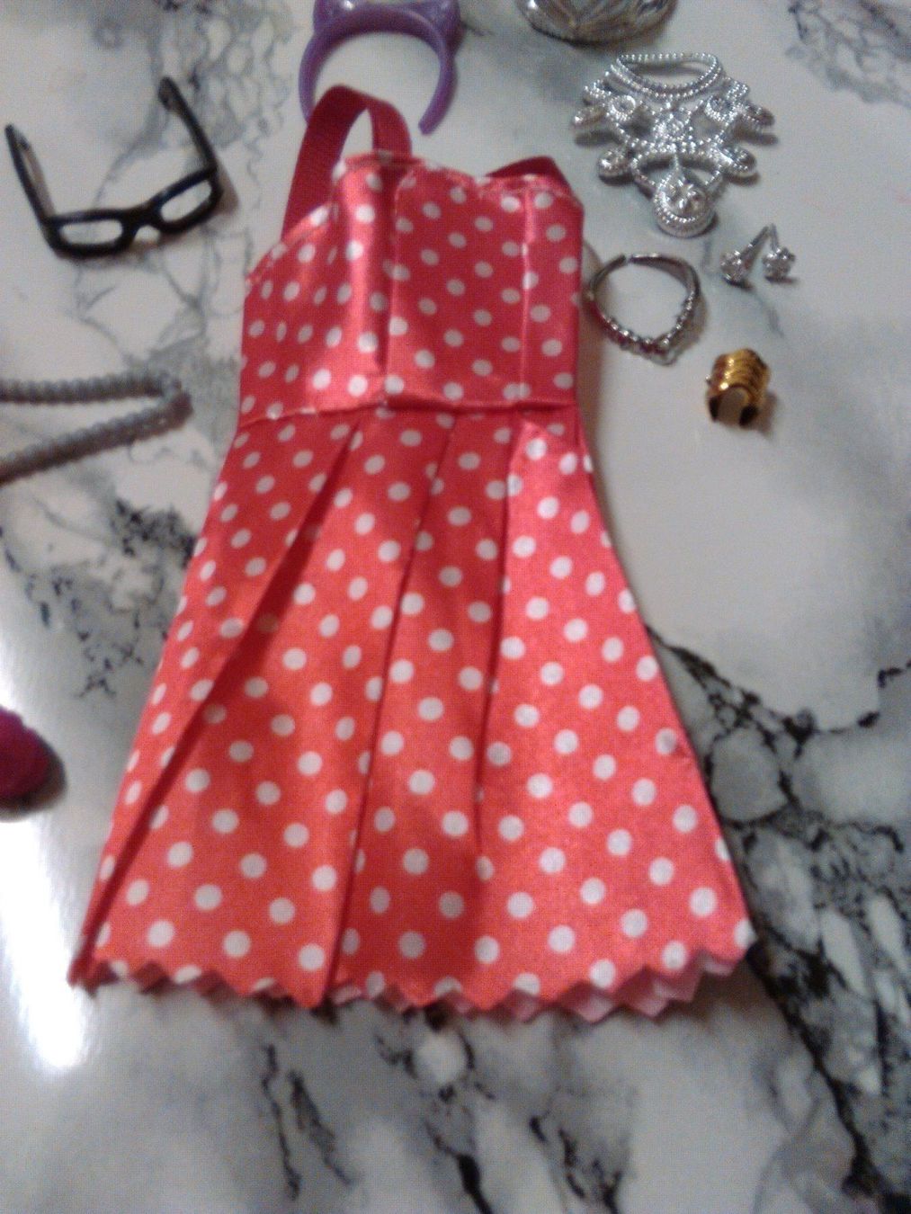 Giocattoli: BARBIE KLEID;;MIT ACCESSORIES – Nuovo (secondo la descrizione) da Basel venduto da bijoutrie_4 2