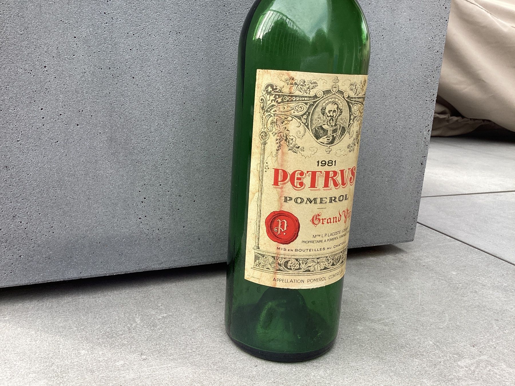 Château Pétrus Vino: Château Pétrus Weinflasche 1981 – Usato da Flawil venduto da Barschfreak 2