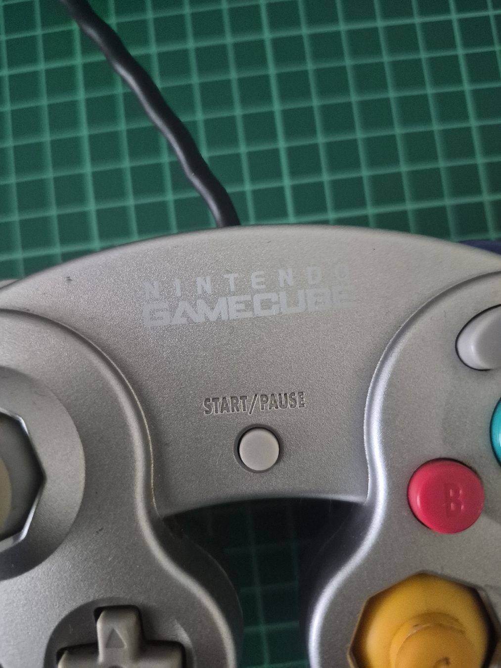 Nintendo Manettes: Nintendo GameCube Controller silber Modell DOL-003 – D'occasion à Meyrin par Retro-GZ 1