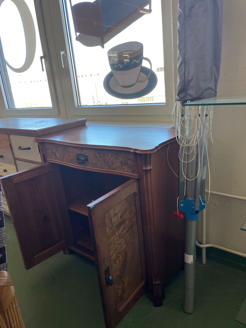 Armadi: Antiker Halbschrank – Usato da Pratteln venduto da Cartonsducoeur_bl 4