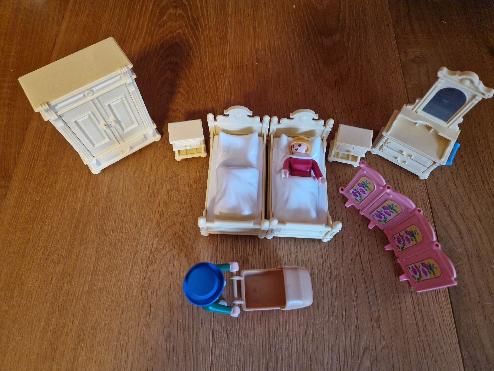 Playmobil Spielzeuge: Playmobil Schlafzimmer – Gebraucht aus Altdorf UR von midori05 1