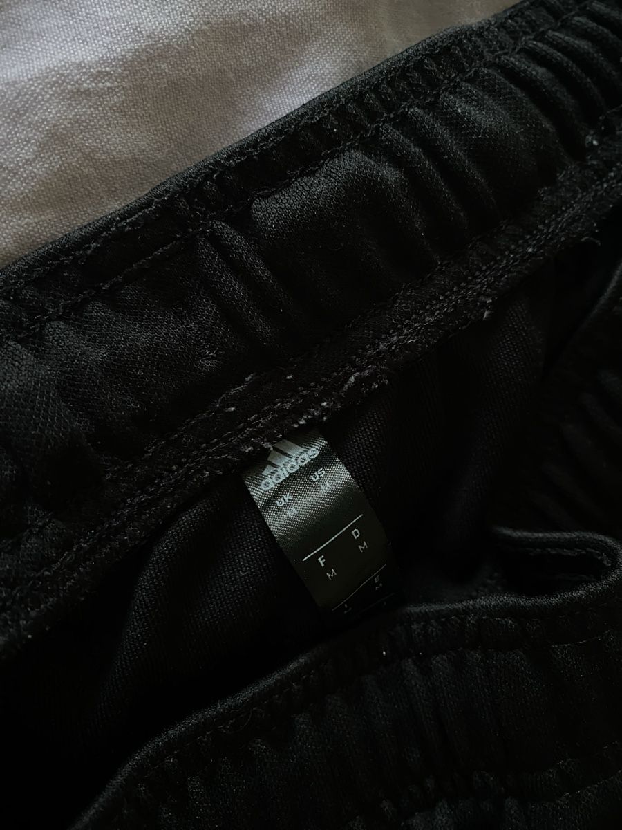 Adidas Hosen: Adidas Sporthose – Gebraucht aus Bern von wokondedwa 2