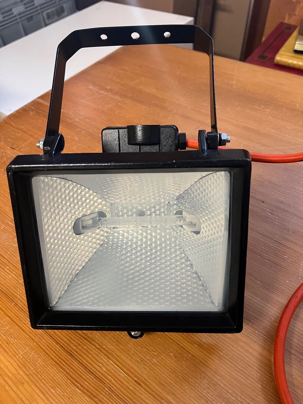 Lampes: Halogenlampe R7S. Model: SL-500 – D'occasion à Adliswil par Myxin 1