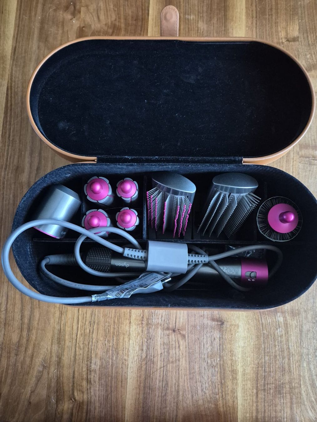 Dyson Asciugacapelli: Dyson Airwrap Complete Haarstyler - Top Zustand! – Usato da Zug venduto da don_t8jm 1