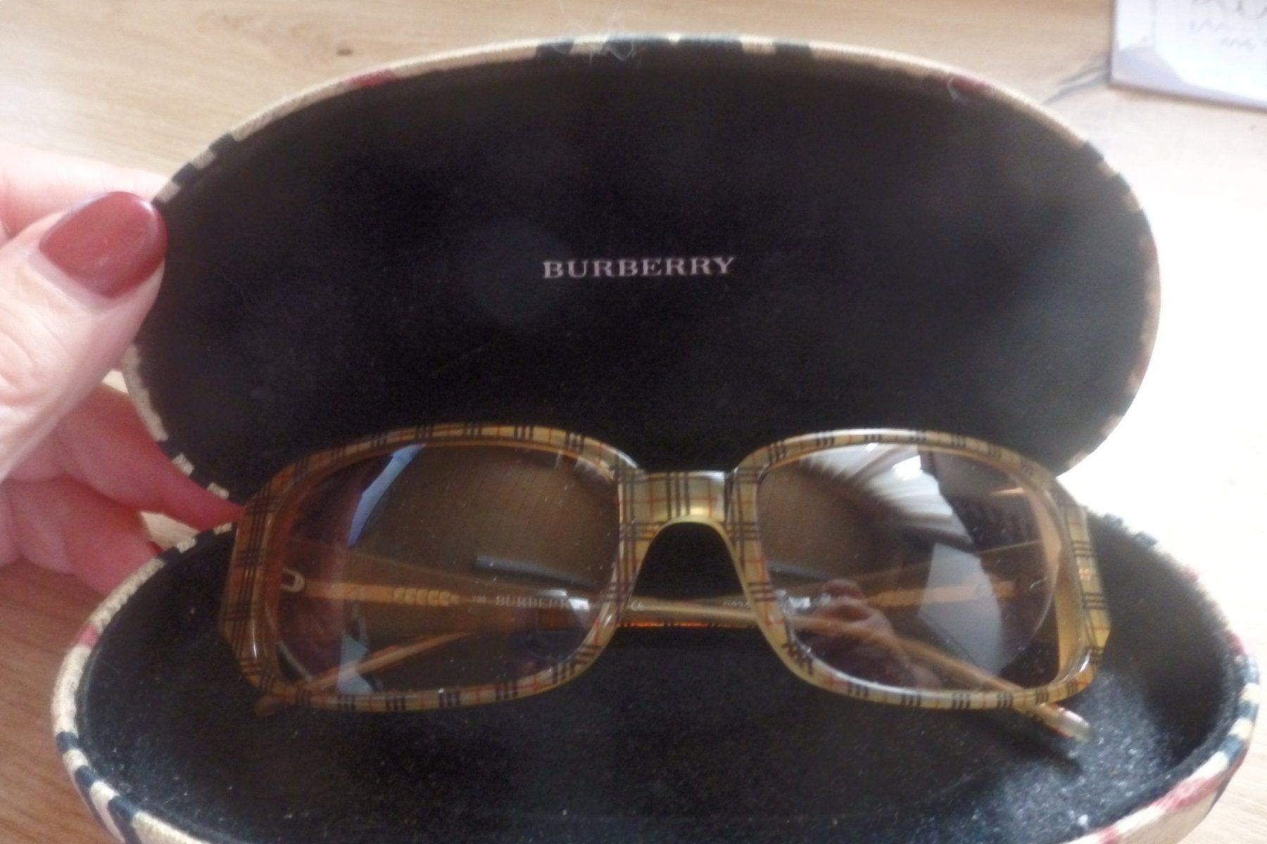 Burberry Lunettes & Verres: Burberry Sonnenbrille – D'occasion à Marbach LU par Gina0