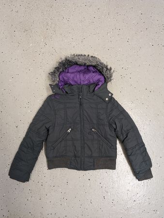 Winterjacke mit Kapuze - Grösse 116/122
