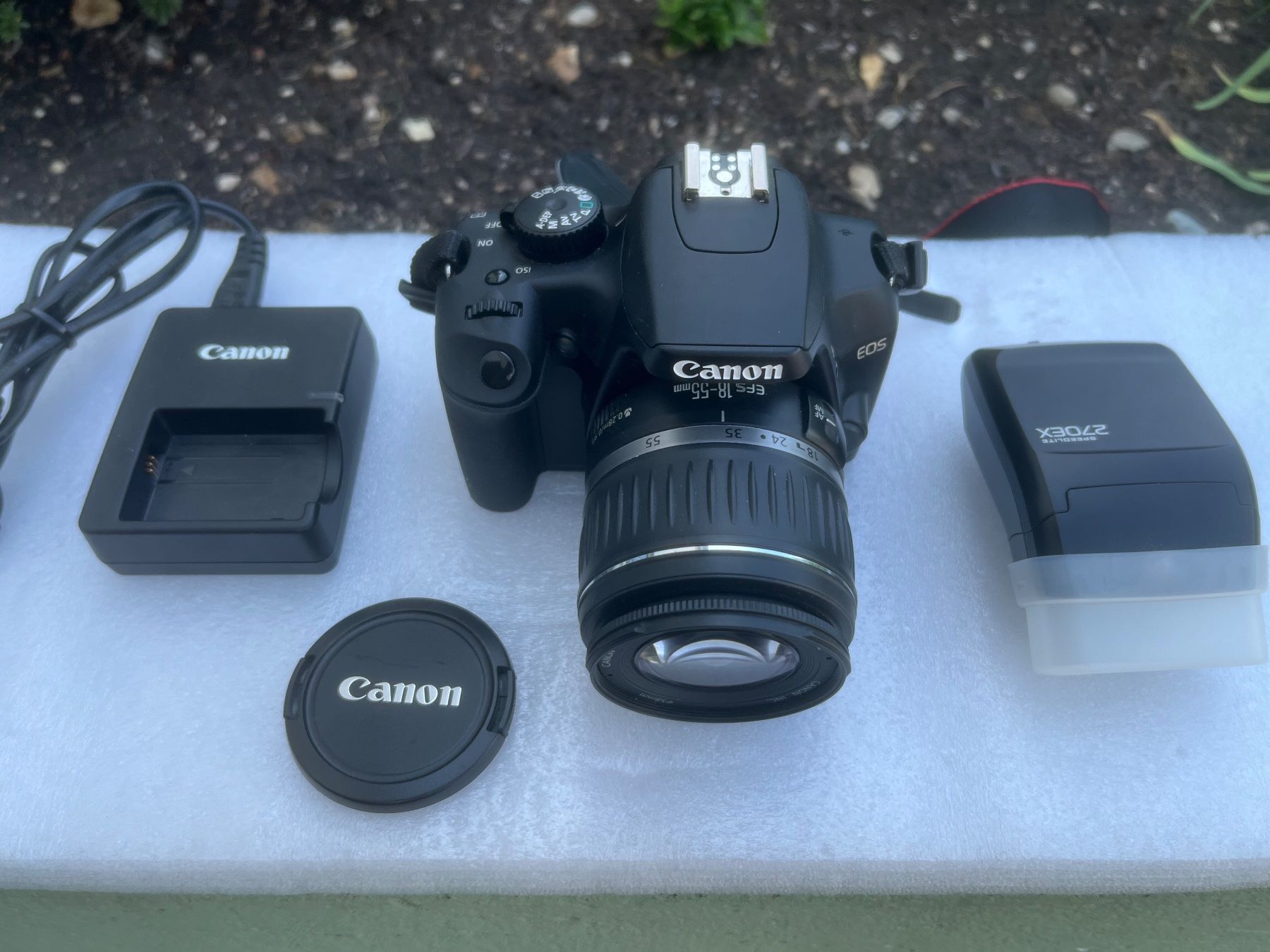 Canon Appareil photo: Canon EOS 1000D  + Blitz – D'occasion à Magden par Hornet2