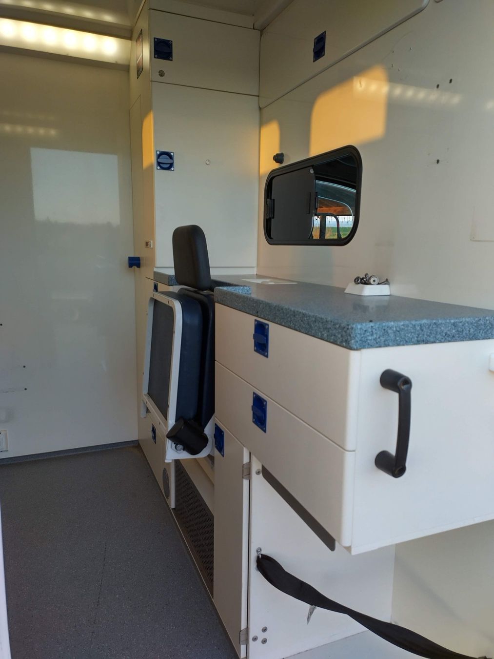 Mercedes-Benz Veicoli da campeggio: Mercedes Sprinter 319 V6 – Usato da Oberhofen TG venduto da Crosserx 4