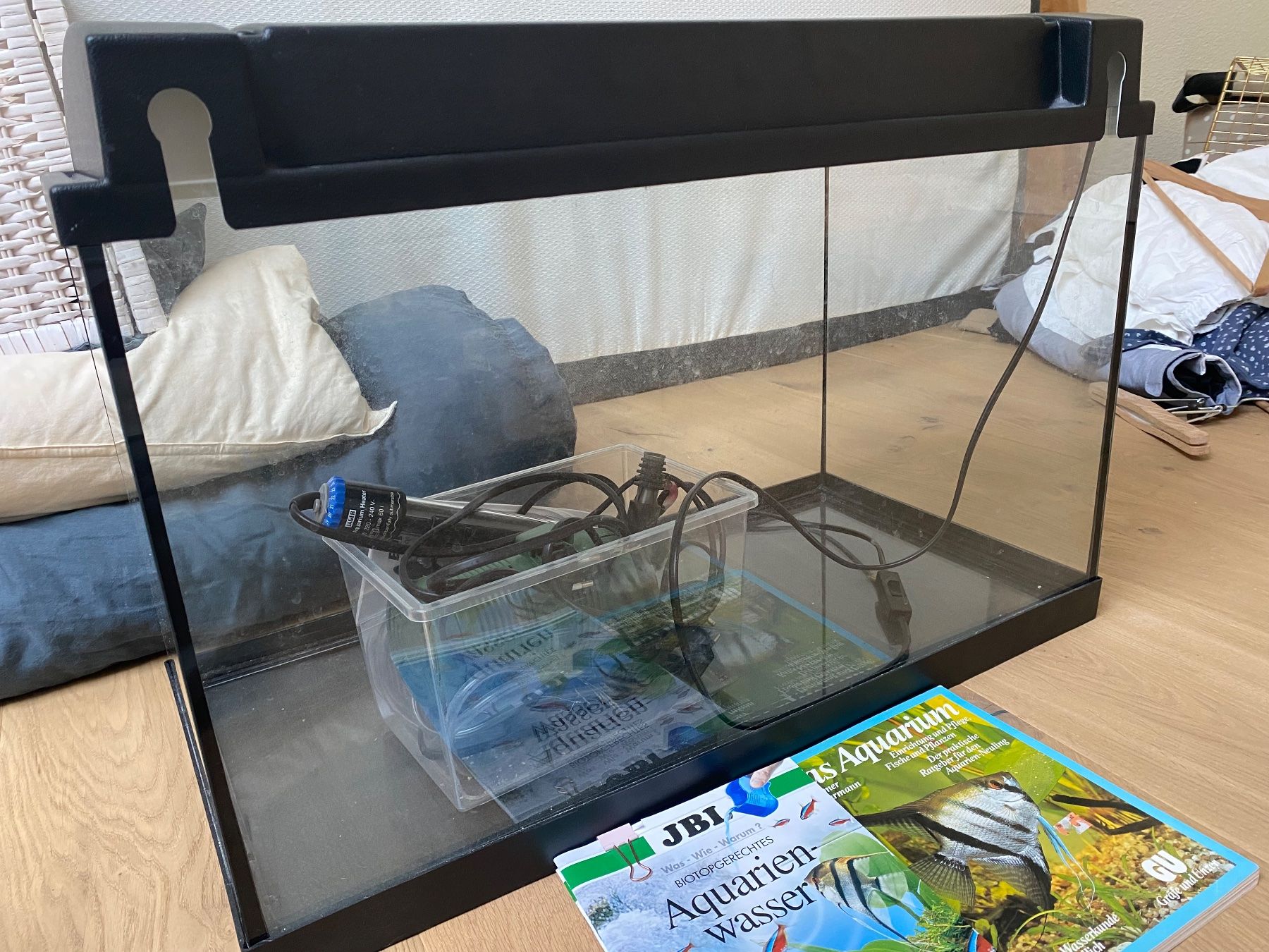 Eheim Acquari: Aquarium mit Zubehör – Usato da Uetliburg SG venduto da lelula 1