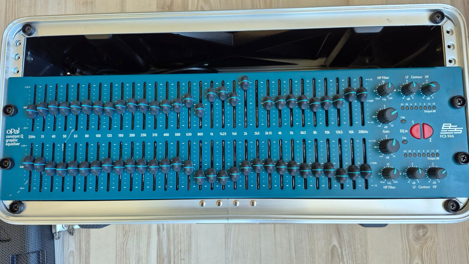 Equalizer: BSS-FCS-966, 2x30 Band Graphischer Equalizer, symetrisch – Gebraucht aus Au (ZH) von Shownow