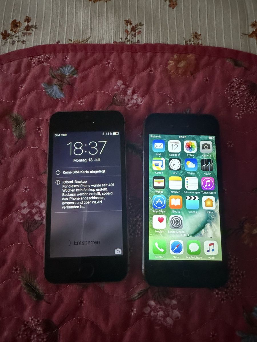 Apple Telefoni cellulari / Smartphones: 2 iPhone 5  – Usato da Weinfelden venduto da Karvac