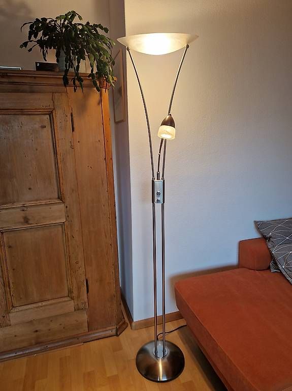 Lampade: Stehleuchte mit Leselämpchenn – Usato da Bettingen venduto da Wolke11 2