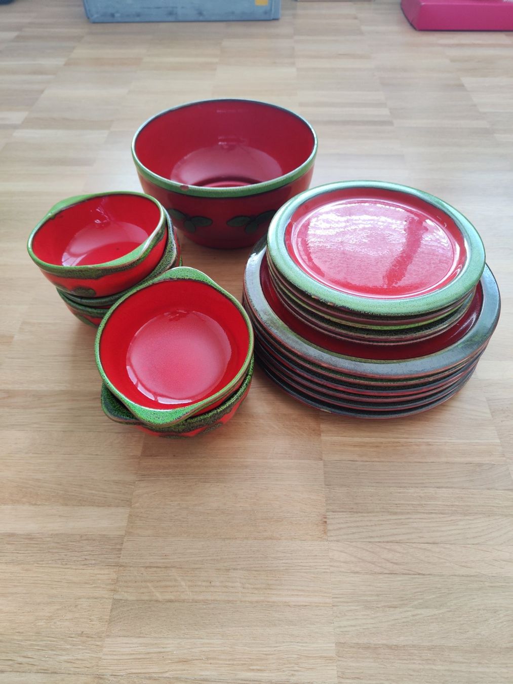 Set di piatti: Geschirrset – Usato da Saas im Prättigau venduto da eve_22