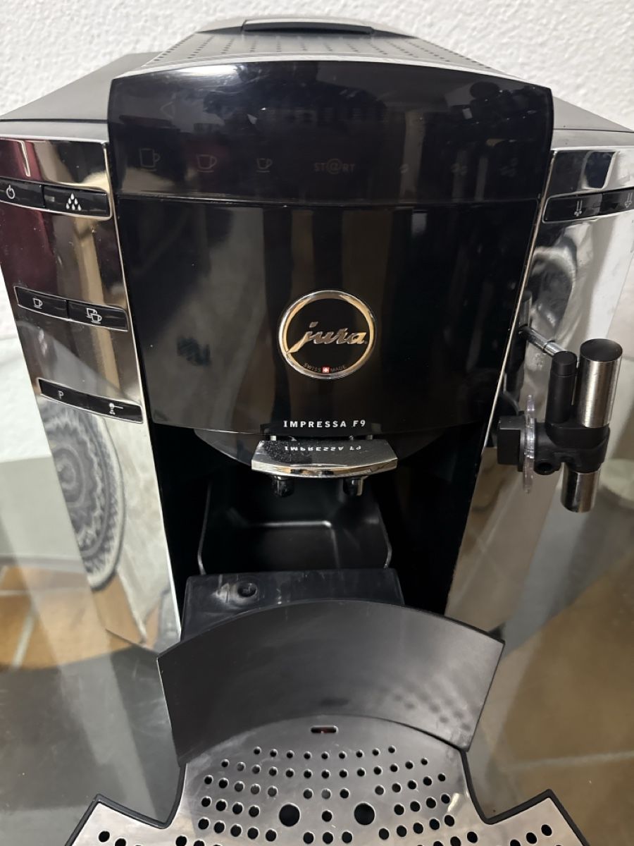 Jura Macchine per caffè & Macchine per espresso: Jura F9 – Usato da Soyhières venduto da Jura22 1