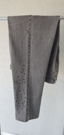 Damen Jeans mit Applikationen Grösse 44 guter Zustand