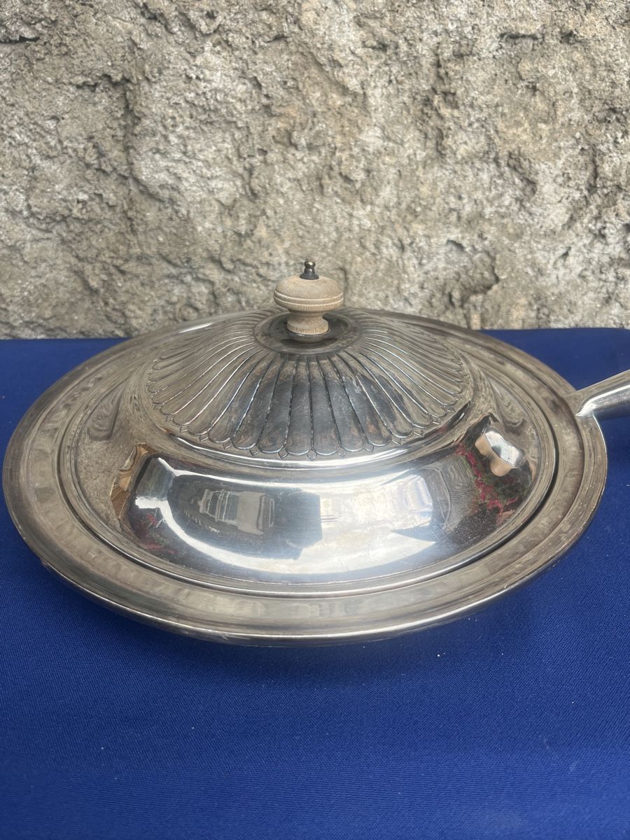 Padelle: Servierpfanne Hotelsilber mit Deckel 32 cm – Usato da Brienz BE venduto da hey_z9vg 2