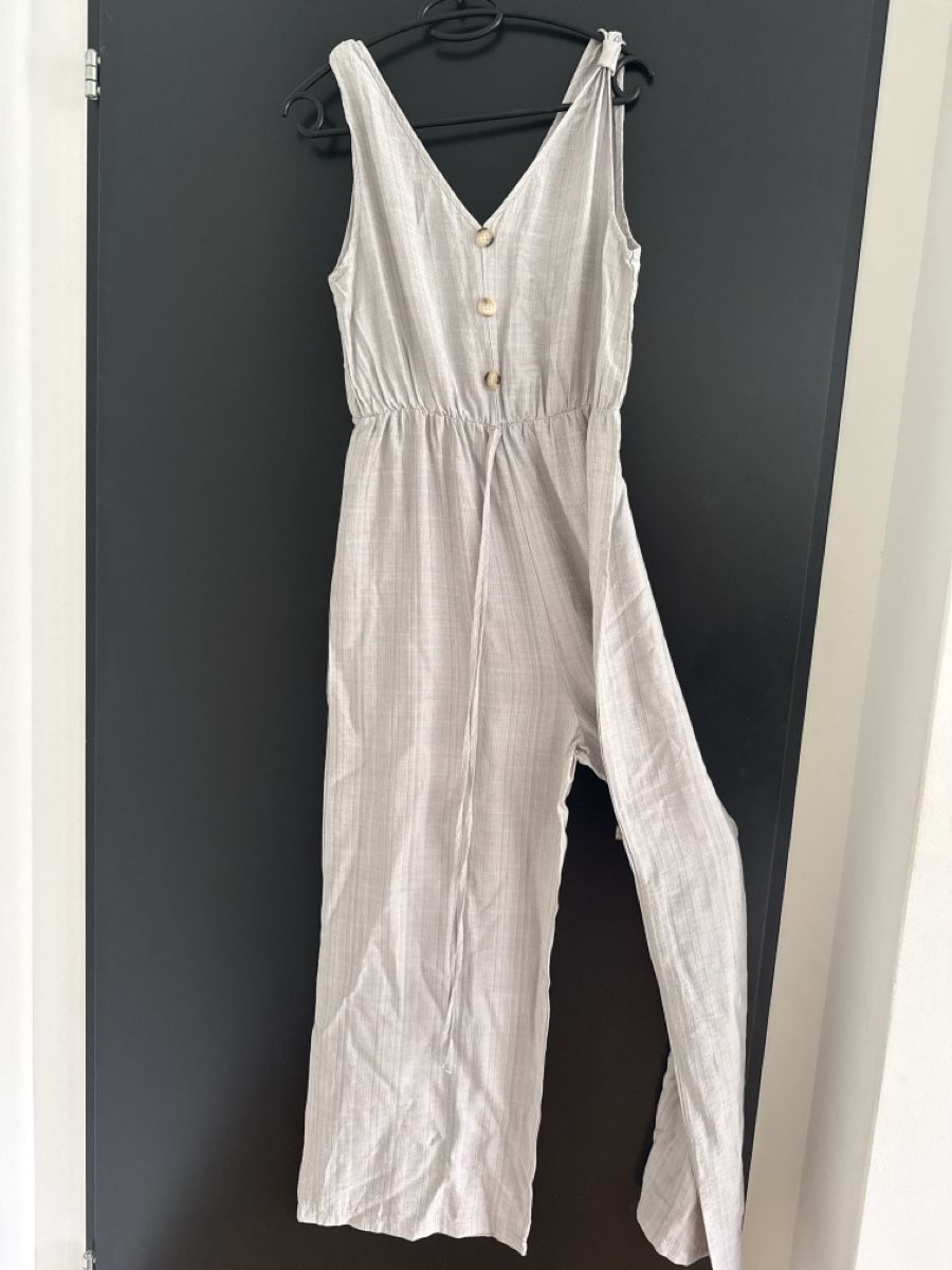 Jumpsuits: Damen Jumpsuit grau Grösse S – Gebraucht aus St. Niklausen LU von car_2562