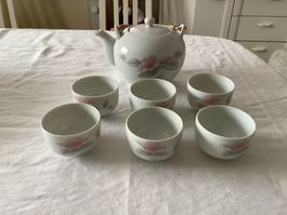 Edles Tee-Service, 7-teilig, mit zartem Blumenmuster