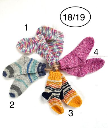 handgestrickte Socken, 18/19