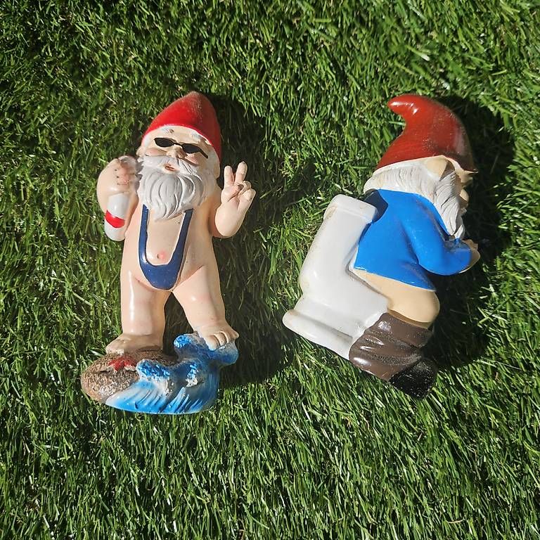 Figurines: 2 kleine Gartenzwerge – D'occasion à Bern par naaa000xci