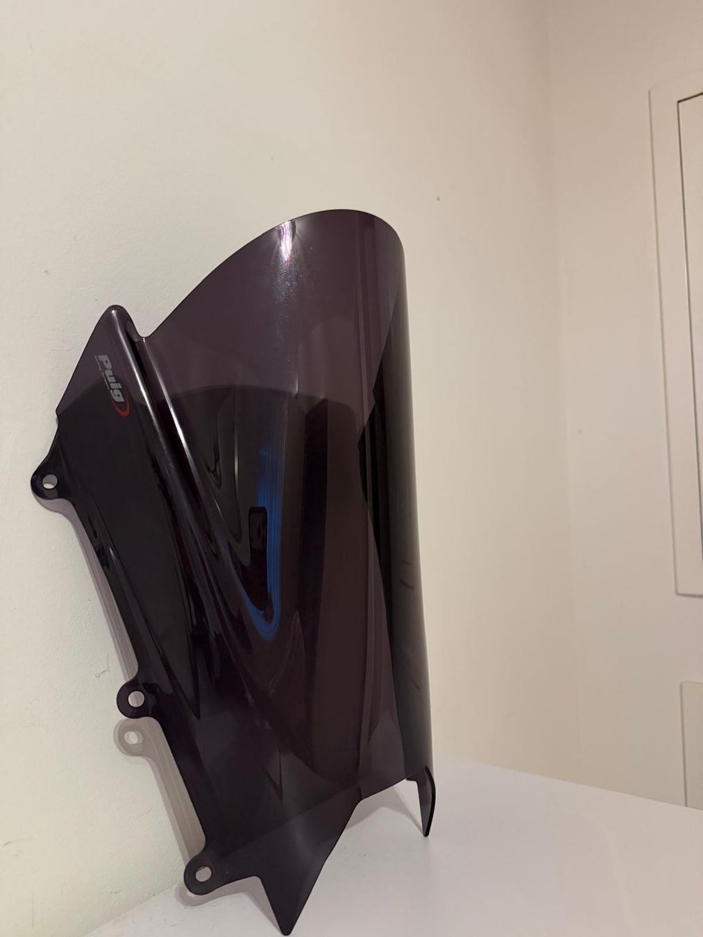 Suzuki Tutti i ricambio per moto: Motorrad Windschild Rauchglas getönt neuwertig – Usato da Zürich venduto da hip_5cjc 3